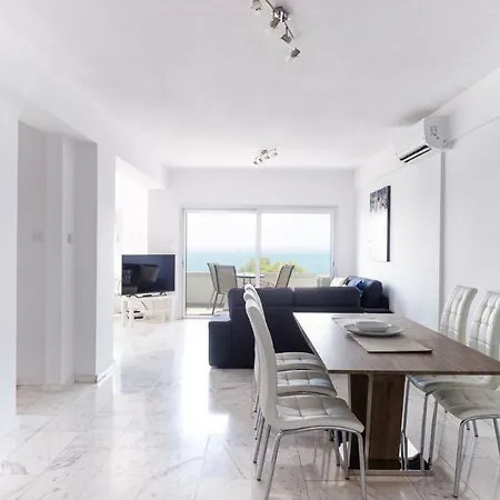 Seaview Luxury 2 Bedroom