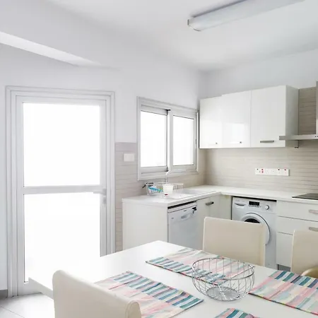 Seaview Luxury 2 Bedroom Limasol